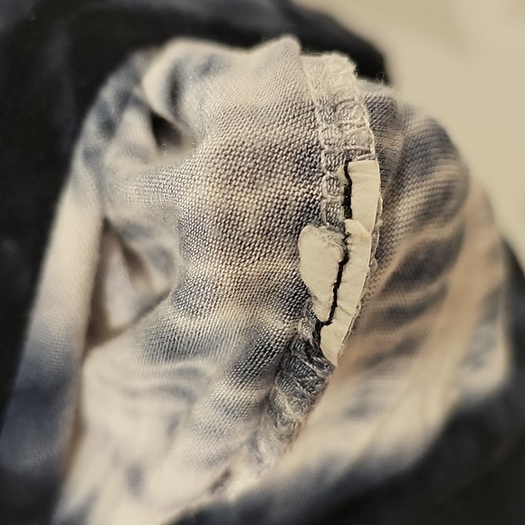 ENTI Blue & White L/S Scoop Neck Tie Dye Tunic - Picture 10 of 10